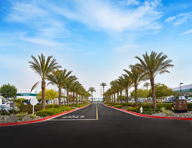 More Photos Of 1221 E Dyer Rd, Santa Ana Office For Sale