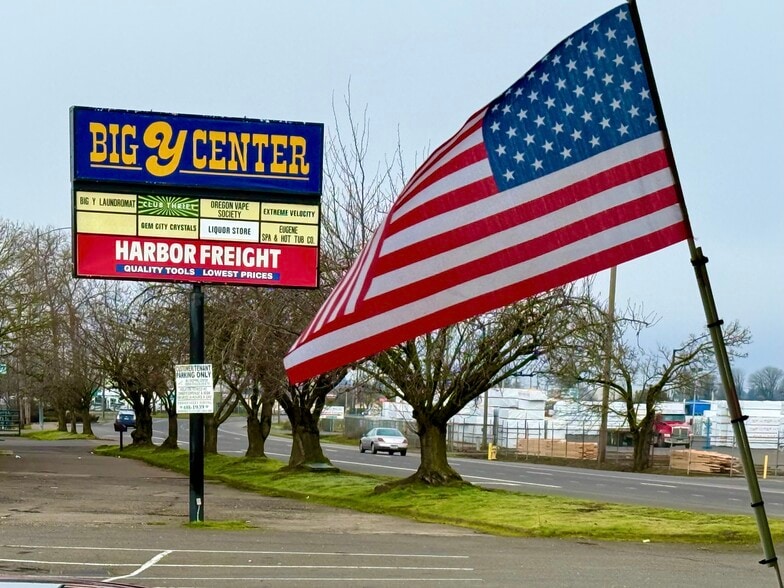 Primary Photo Of 2175 W 7th Ave, Eugene Freestanding For Lease