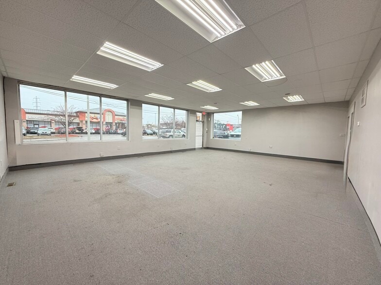 More Photos Of 7120 Chase Rd, Dearborn Flex For Lease