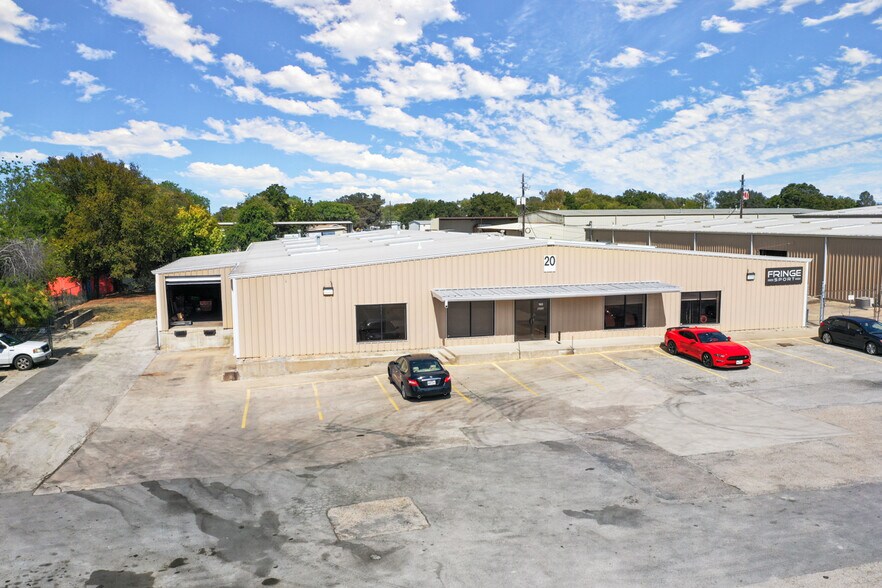 More Photos Of 9300 Brown Ln, Austin Warehouse For Lease