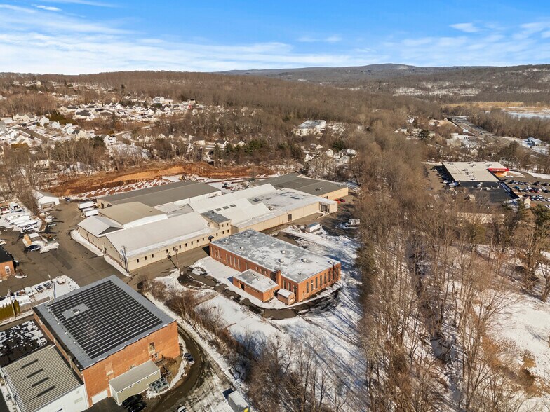 More Photos Of 251 Freestone Ave, Portland Manufacturing For Sale