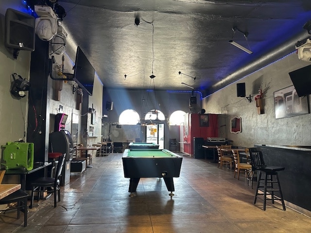 More Photos Of 2205 N Broadway, Los Angeles Bar For Sale