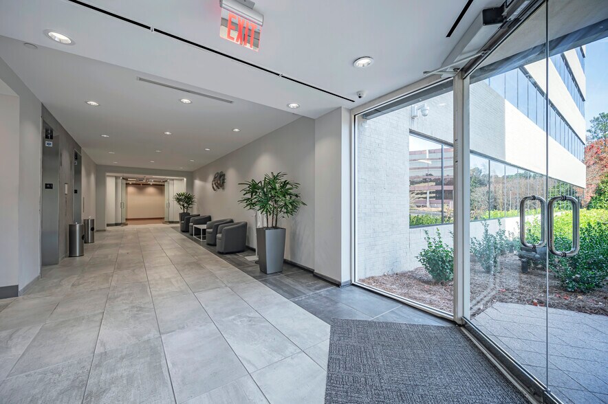 More Photos Of 1955 Lake Park Dr SE, Smyrna Medical For Lease