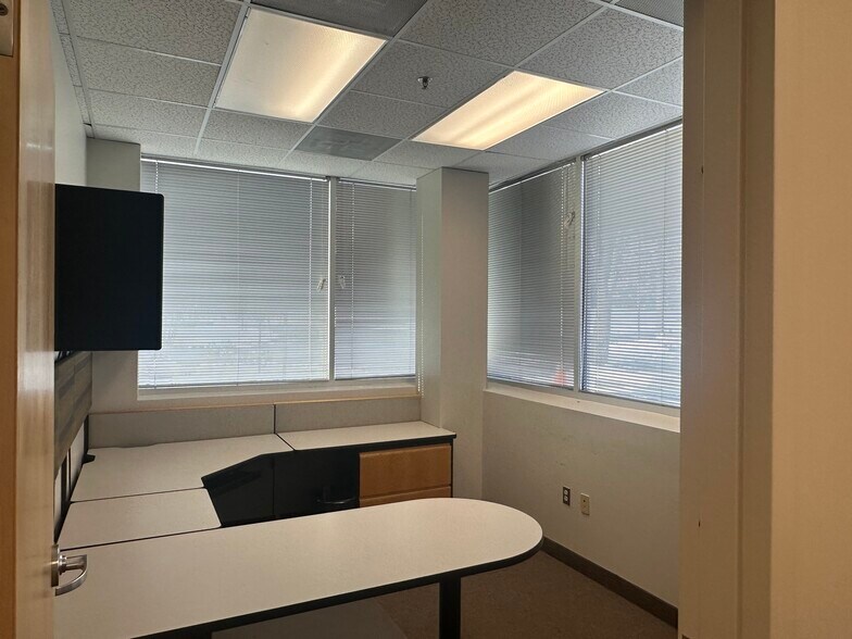 More Photos Of 4437 Brookfield Corporate Dr, Chantilly Office For Lease