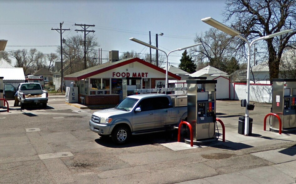 More Photos Of 403 W Main St, Sterling Service Station For Sale