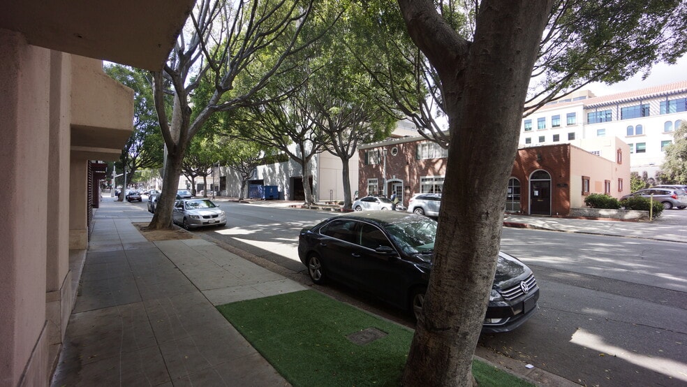 More Photos Of 924 E Green St, Pasadena Loft Creative Space For Lease