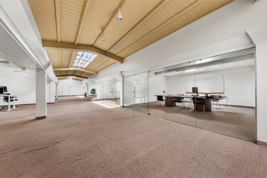 More Photos Of 580 College Ave, Palo Alto Office For Sale