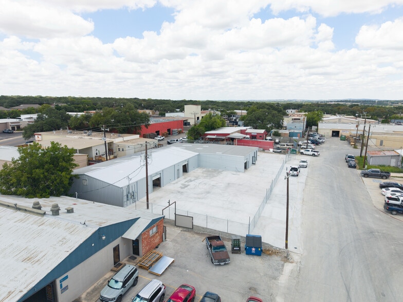 More Photos Of 118-122 W Turbo Dr, San Antonio Warehouse For Lease