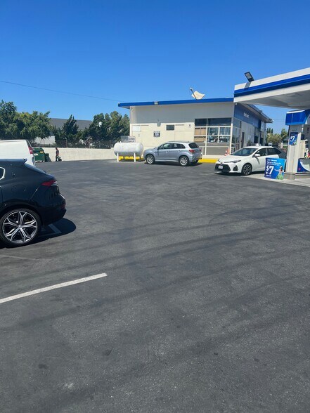 More Photos Of 8090 E Wardlow Rd, Long Beach Service Station For Sale