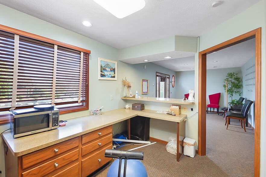 More Photos Of 860 E Franklin St, Dayton Medical For Sale