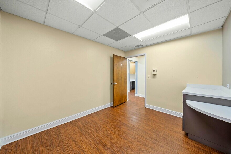 More Photos Of 1600 Jenks Ave, Panama City Medical For Sale