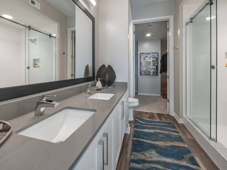More Photos Of 295 NE Ivanhoe Blvd, Orlando Apartments For Lease