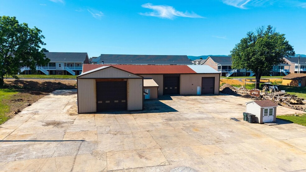 More Photos Of 3231 Stuarts Draft Hwy, Stuarts Draft Warehouse For Sale