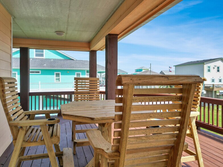 More Photos Of 944 Raymond, Crystal Beach Specialty For Sale