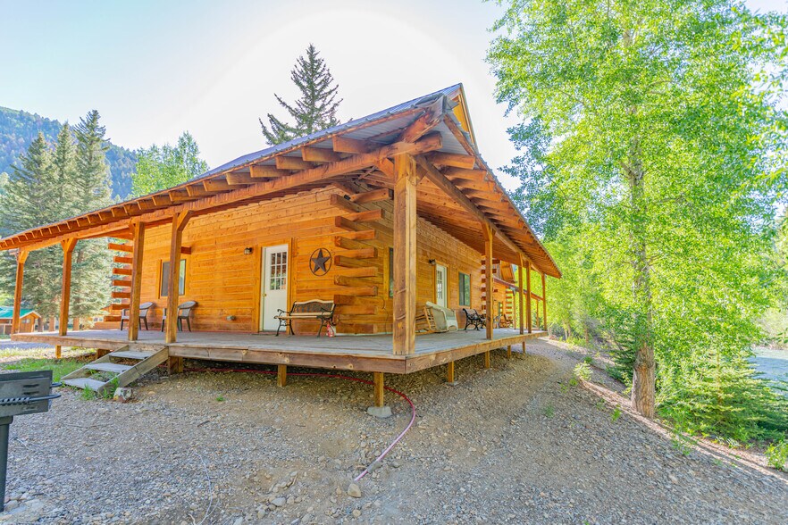 More Photos Of 860 County Road 142, Lake City Hotel For Sale