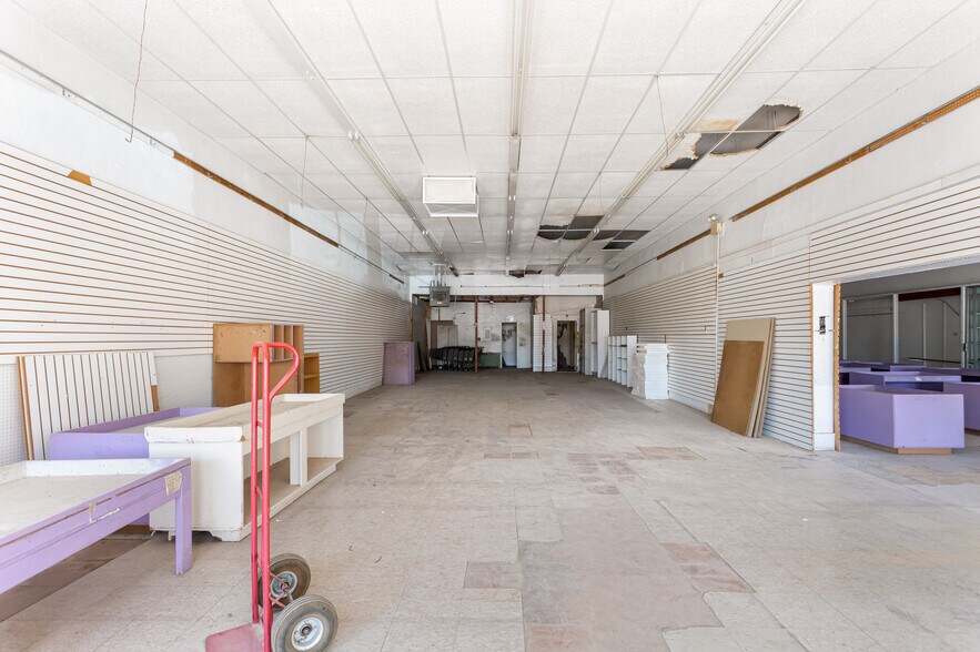 More Photos Of 844-846 N G Ave, Douglas Storefront Retail Residential For Sale