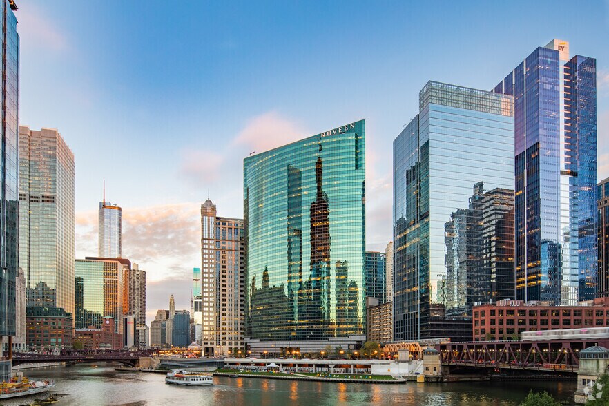 More Photos Of 333 W Wacker Dr, Chicago Office For Lease