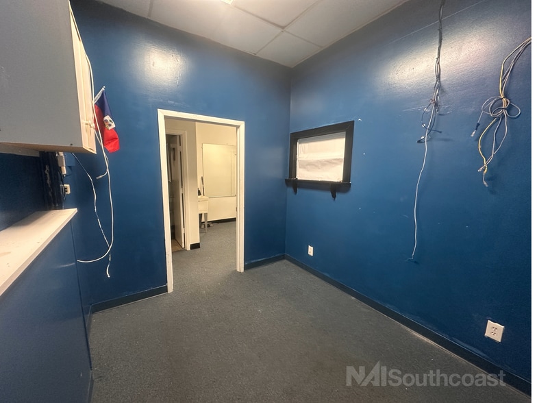 More Photos Of 10000-10040 SE US-1 Hwy, Port Saint Lucie Unknown For Lease