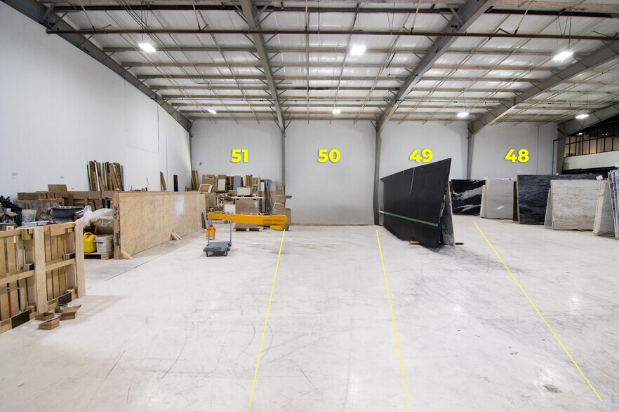 More Photos Of 1921 5th Ave S, Saint Petersburg Warehouse For Lease