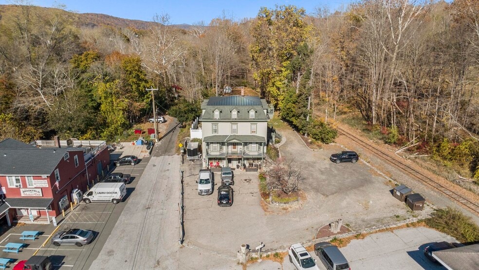 More Photos Of One Tuck's Rd, Brookfield Multifamily For Sale