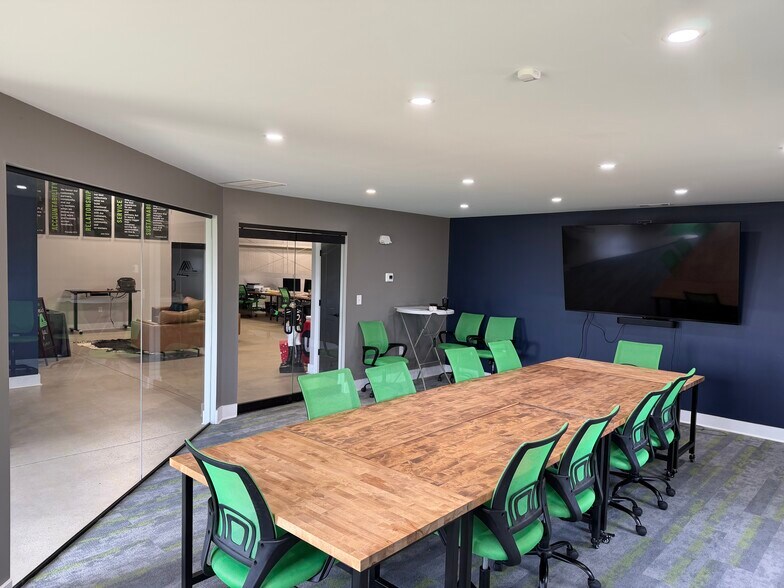 More Photos Of 100 Summer Ct, Georgetown Flex For Sale