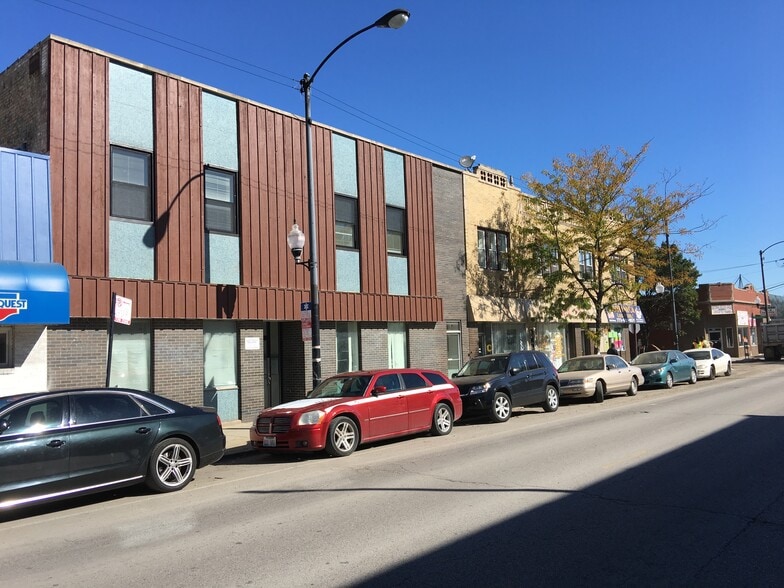 Primary Photo Of 5642 W Diversey Ave, Chicago Medical For Lease
