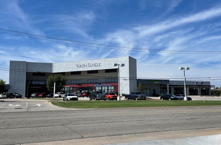More Photos Of 1010 Garth Brooks Blvd, Yukon Unknown For Lease