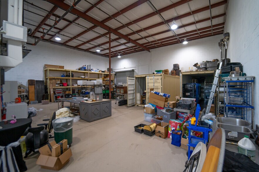 More Photos Of 1095 Business Ln, Naples Showroom For Sale