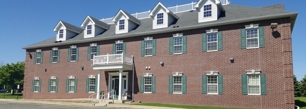 More Photos Of 7280 S 13th St, Oak Creek Office For Lease