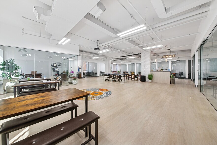 More Photos Of 74-09 37th Ave, Jackson Heights Loft Creative Space For Lease