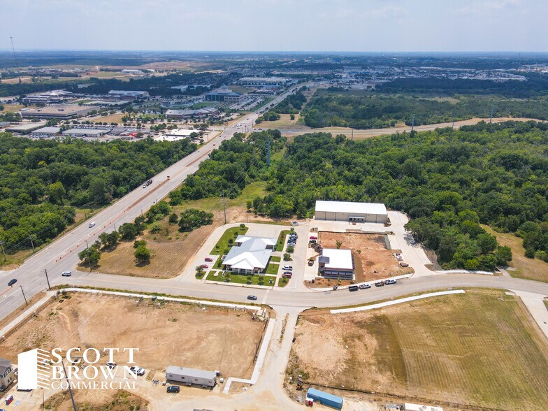 More Photos Of 3622 Duchess, Denton Office For Lease