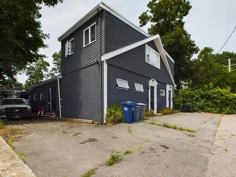 More Photos Of 9 Ash St, Quincy Medical For Lease