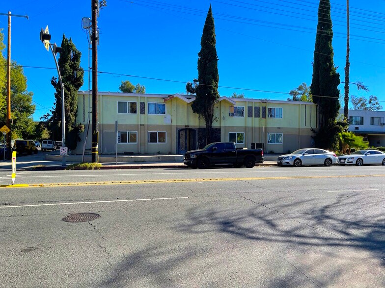 More Photos Of 7454 Haskell Ave, Van Nuys Apartments For Sale