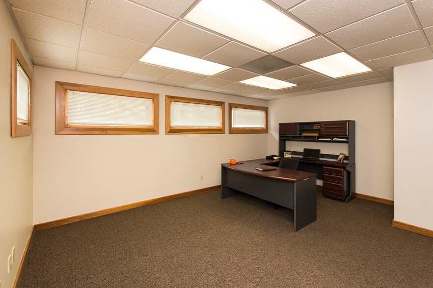 More Photos Of 6768-6796 Loop Rd, Centerville Medical For Lease