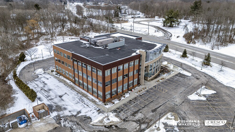 More Photos Of 31099 Chagrin Blvd, Pepper Pike Office For Sale