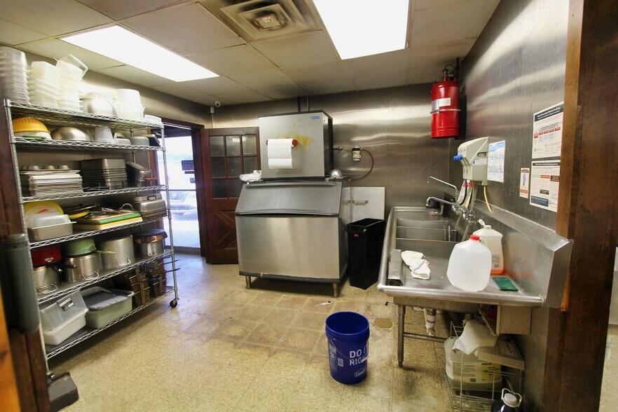 More Photos Of 1301 N Cashua Dr, Florence Specialty For Lease