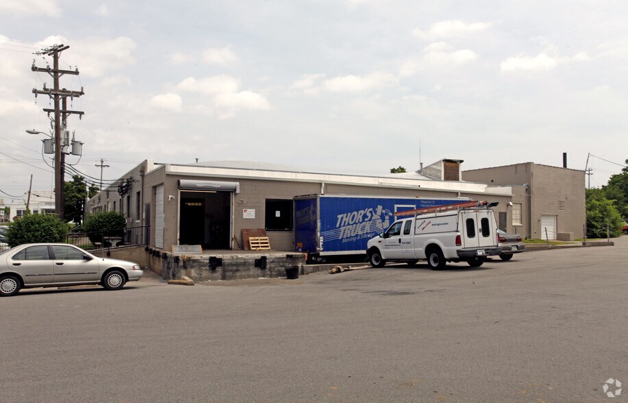 More Photos Of 701 Murfreesboro Rd, Nashville Warehouse For Lease