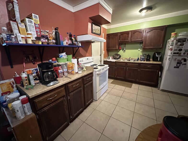 More Photos Of 3620 Elkhorn Blvd, North Highlands Dormitory For Sale