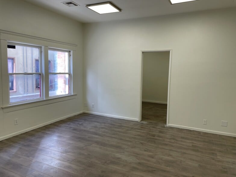 More Photos Of 412 W 4th St, Santa Ana Storefront Retail Office For Lease