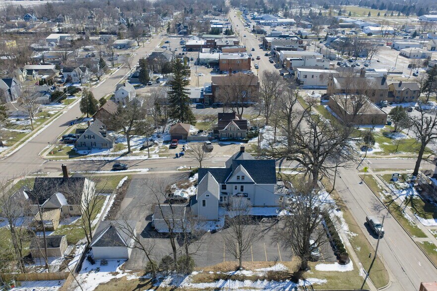 More Photos Of 303 N Main St, Elburn General Retail For Sale