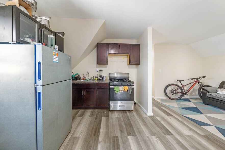 More Photos Of 146 Sherman Ave, Newark General Retail For Sale