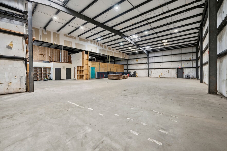 More Photos Of 1406 Smith Reno Rd, Raleigh Warehouse For Sale
