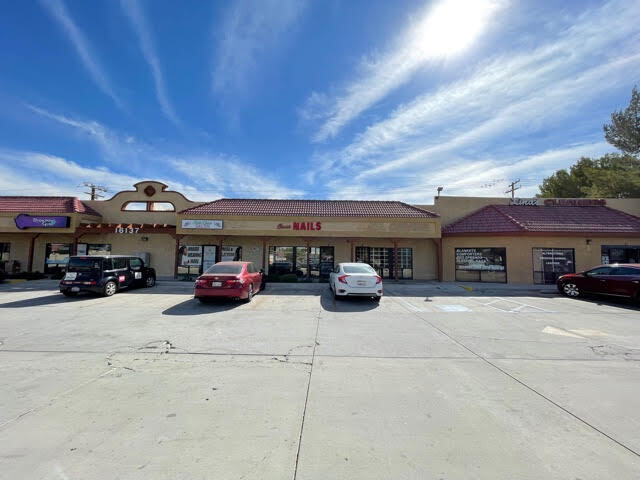 More Photos Of 16137 Green Tree Blvd, Victorville Unknown For Lease