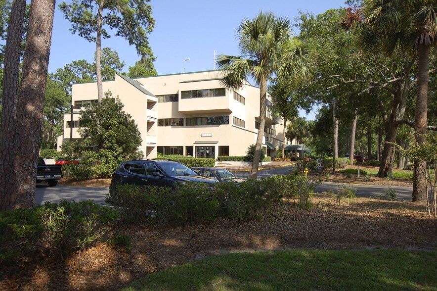 More Photos Of 32 Office Park Rd, Hilton Head Island Office For Lease