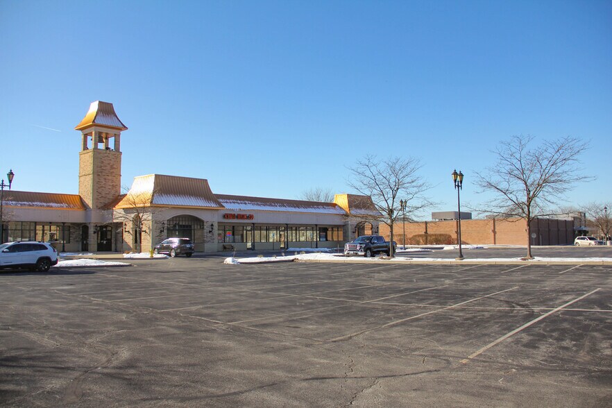 More Photos Of 956 N Neltnor Blvd, West Chicago Unknown For Lease