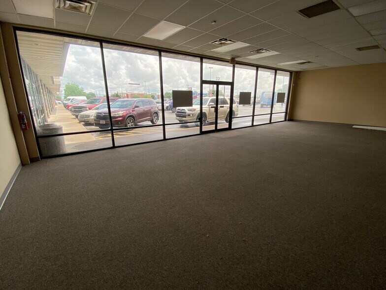 More Photos Of 122 W George E Phelps Blvd, Carthage General Retail For Lease