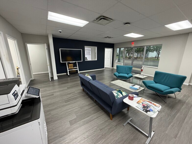 More Photos Of 256 Vann Dr, Jackson Storefront Retail Office For Sale