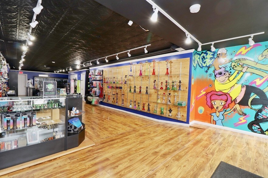 More Photos Of 704 Washington St, Hoboken Storefront Retail Residential For Lease