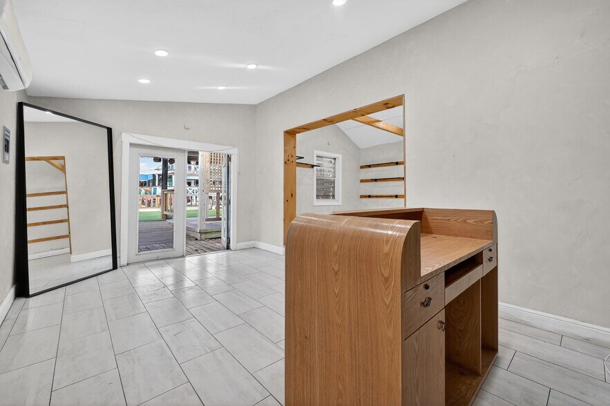 More Photos Of 411 Flagler Ave, New Smyrna Beach Freestanding For Lease