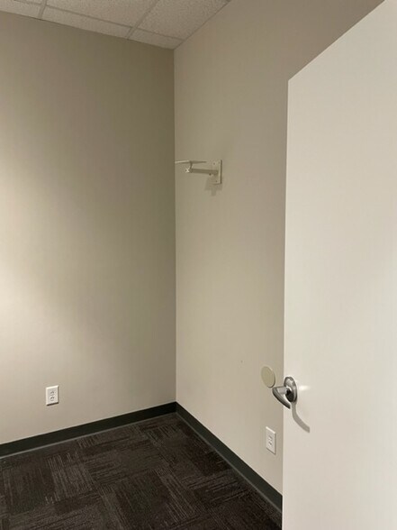 More Photos Of 4350 Main St, Harrisburg Storefront Retail Office For Lease